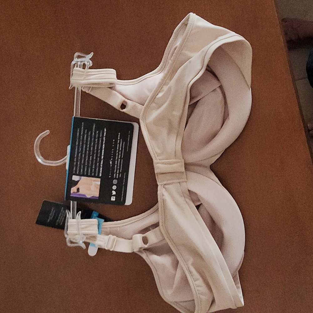 BALI  Natural Silhouette Smoothing Bra - Picture 6 of 6